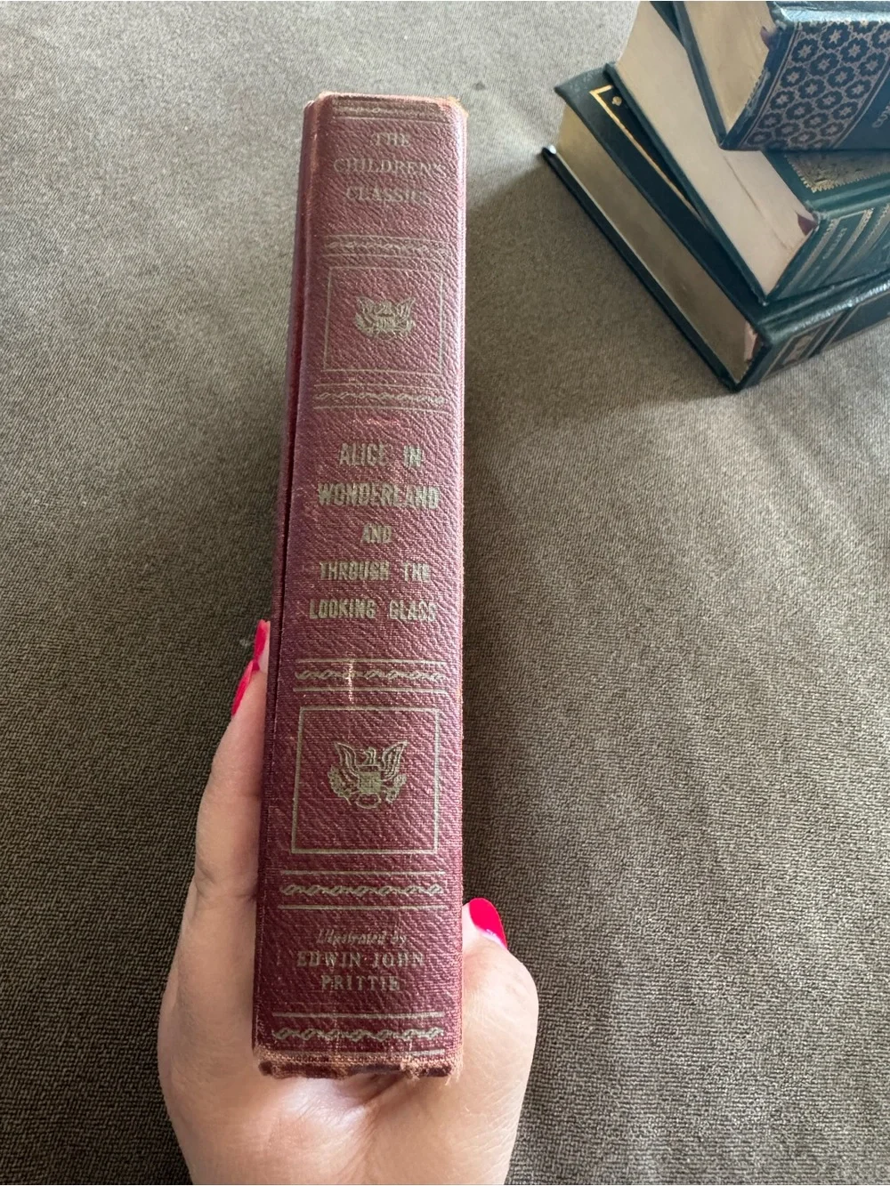 Alice's Adventures in Wonderland and Through the Looking-Glass - Classic Book